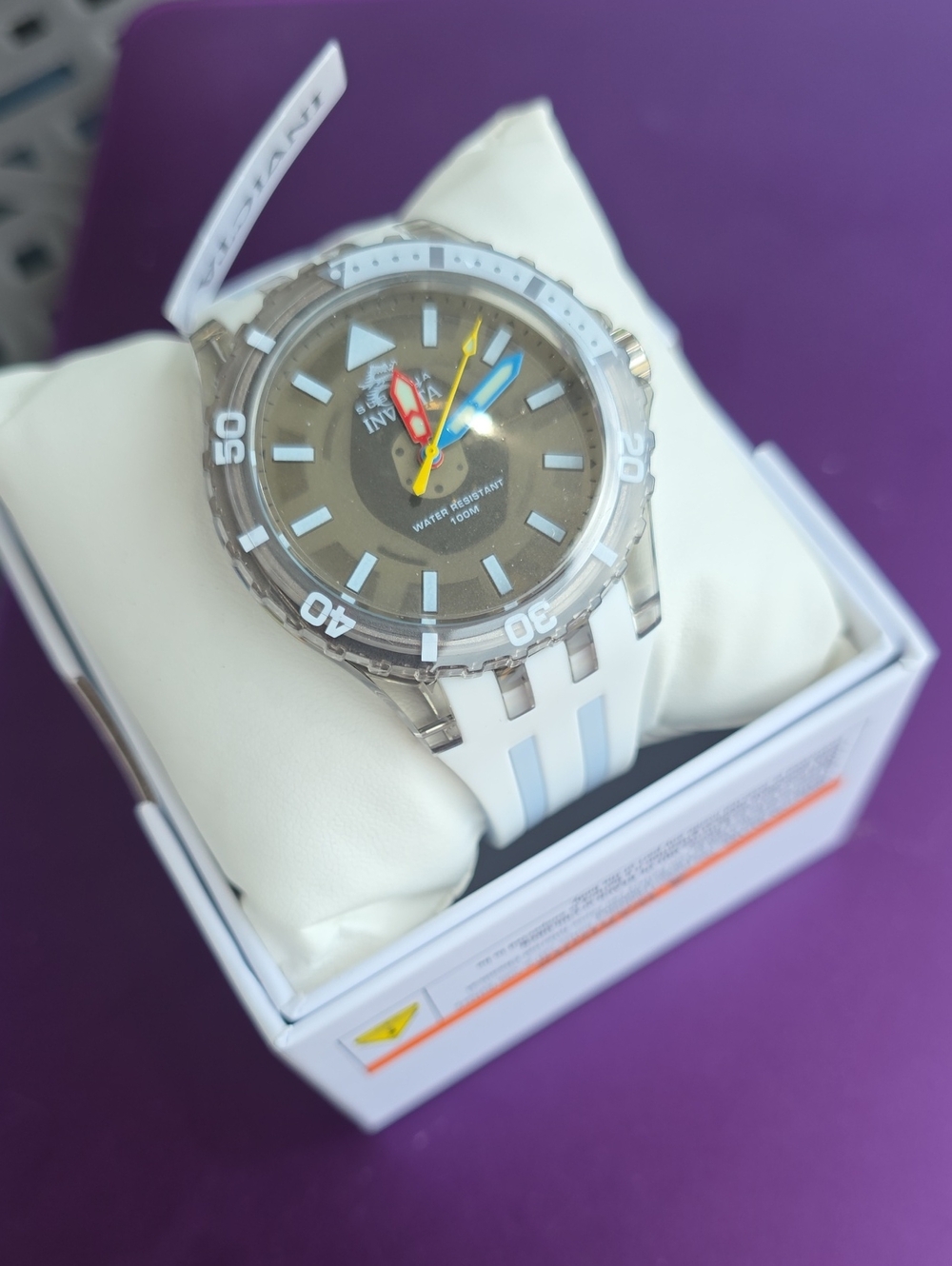 177.2  Invicta Subaqua Watch. White/Grey